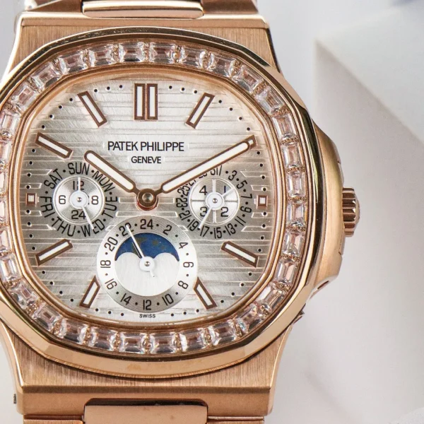 Replica Patek Philippe Nautilus Rose Gold