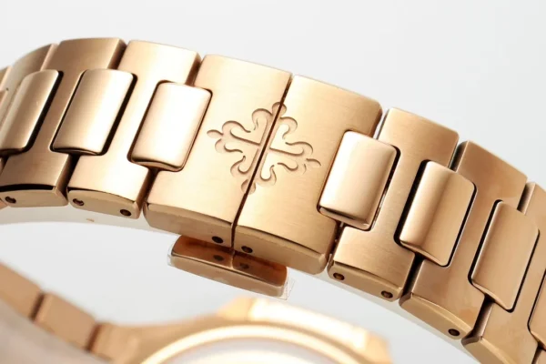 Replica Patek Philippe Nautilus Rose Gold